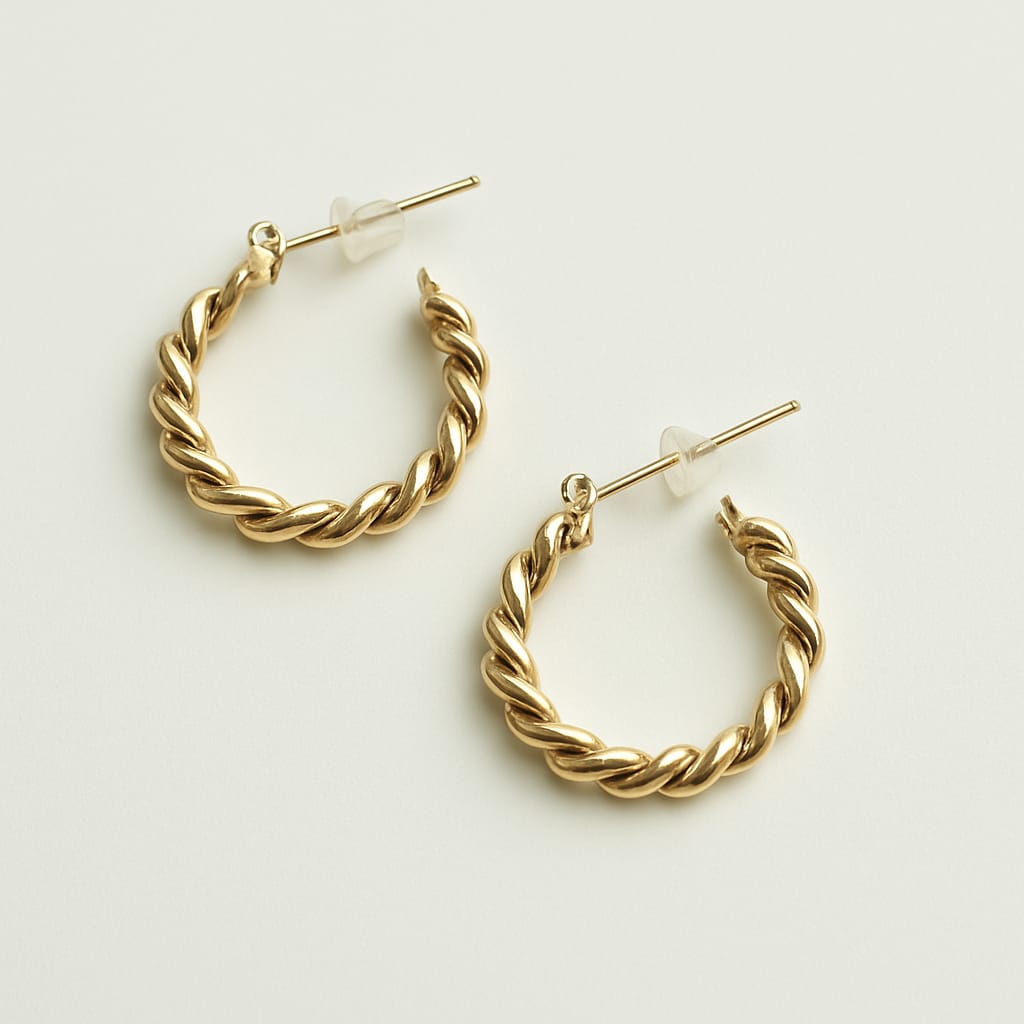 Boucles d’Oreilles Créoles Torsadées Dorées – OMAELLE
